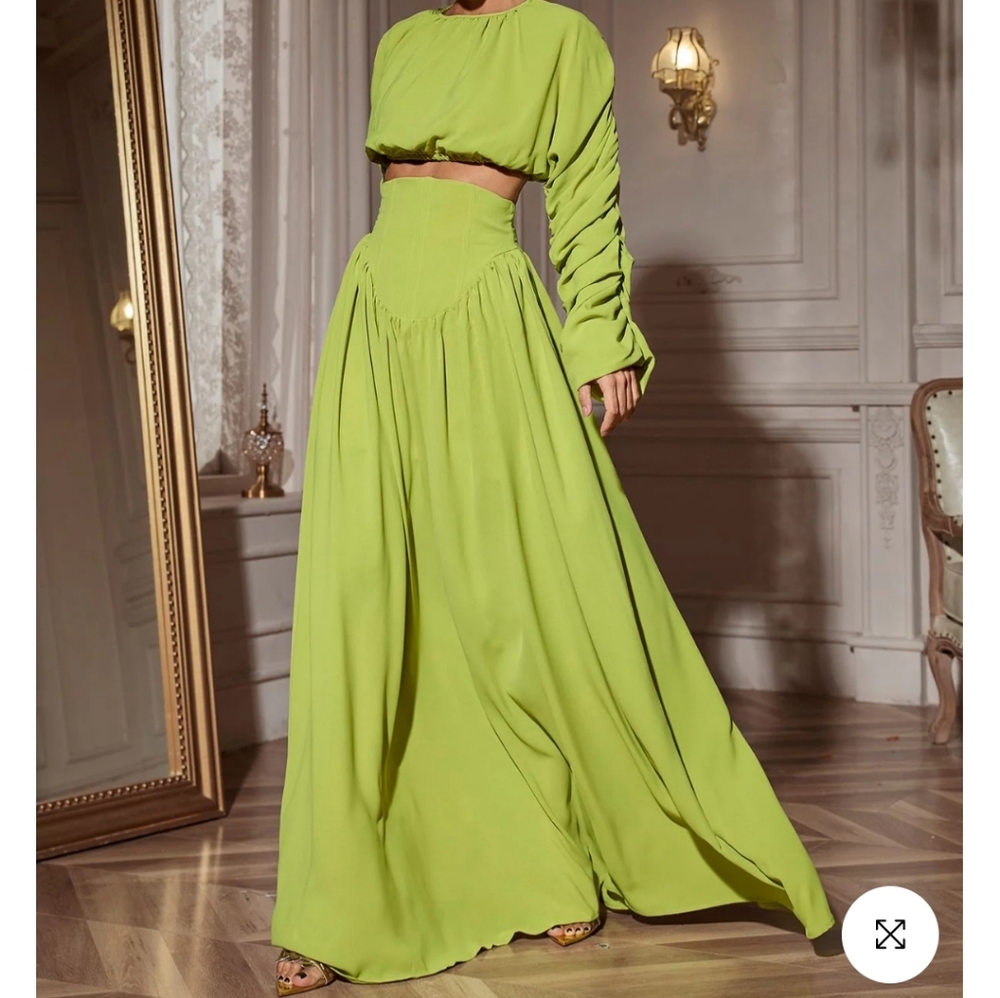 Lime Green Gathered Waist Two-Piece Set, EUC ✨